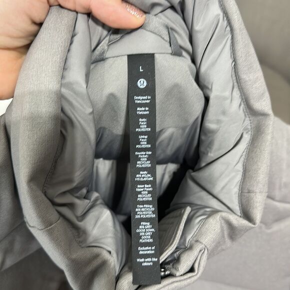 Lululemon Mens Wunder Puff Vest Tech Canvas NWT Sz L Mid Warmth in Gull Gray - Picture 12 of 13